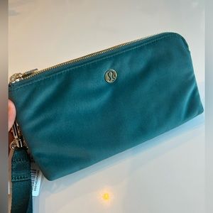 NWT Lululemon Curved Wristlet Green Jasper Velour